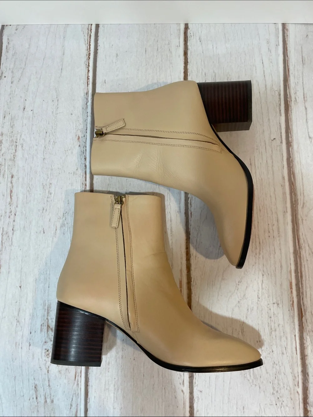 J Crew Women’s 9.5 Tan Leather Ankle Boots Classic Zip Closure BA566